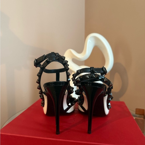 Valentino Black and White Rockstud Heels 40 - Picture 6 of 9